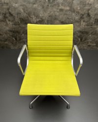 Vitra EA108 Alu Chair Hopsack Grün Designklassiker Vitra Büro - Bild 3