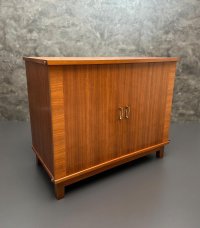 Schöne Vintage Kommode mit Flügeltüren Mid-Century Kommode Retro - Bild 2