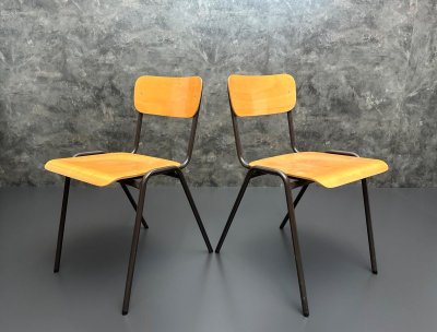 Stapelstühle Vintage 70er Gastro Metallgestell