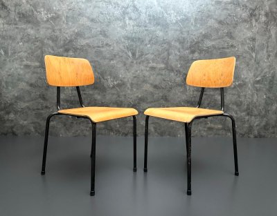 80x Vintage Stapelstuhl Gastro Retro Industrie