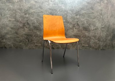2 Vintage Stapelstühle Retro Chromrohrgestell