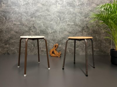 Vintage Hocker 70er Industrial 49 cm Sitzhöhe weiß