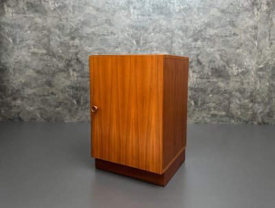 Omnia Nachttisch 60er Mid Century Vintage